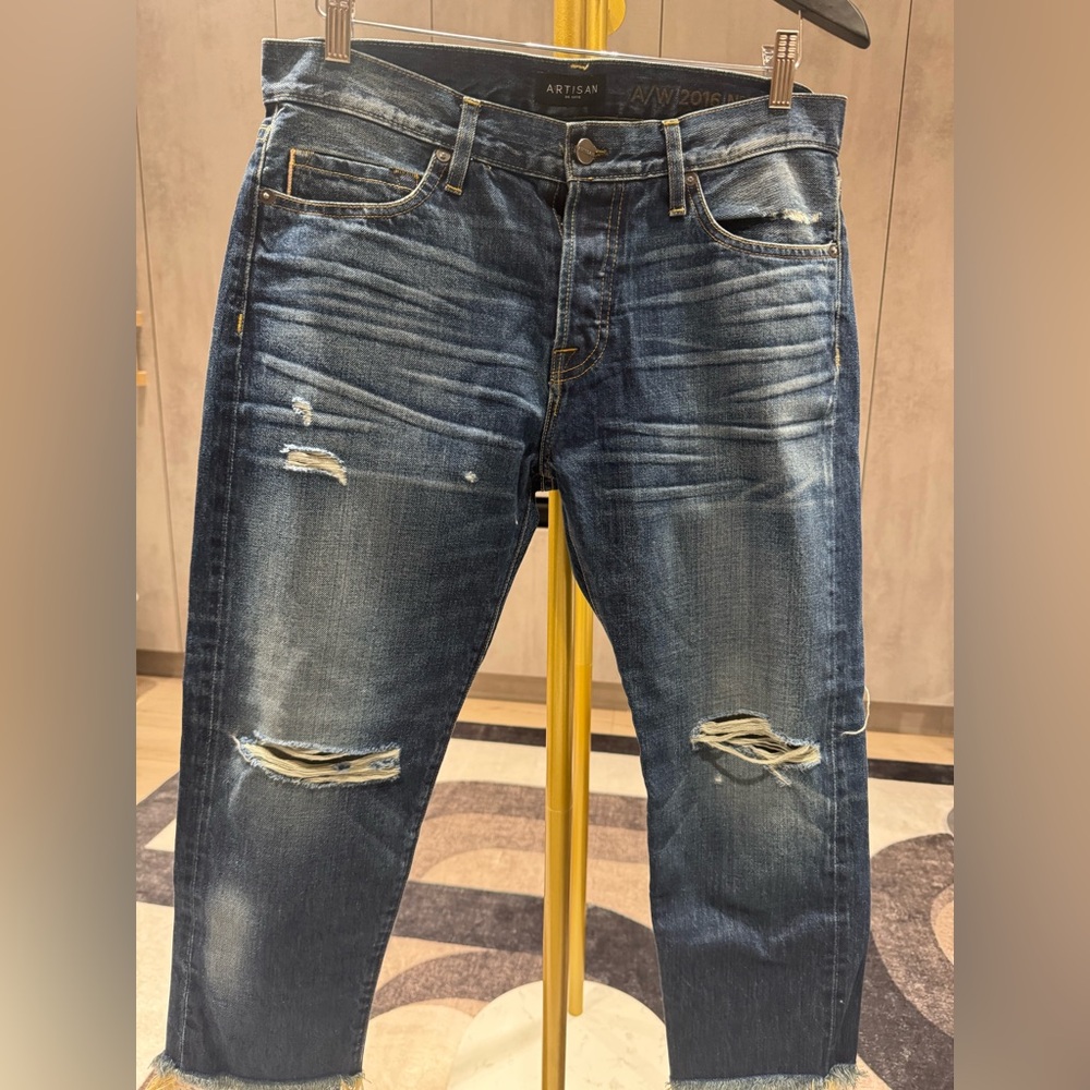 Artisan Women's Relaxed Distressed Blue Jeans